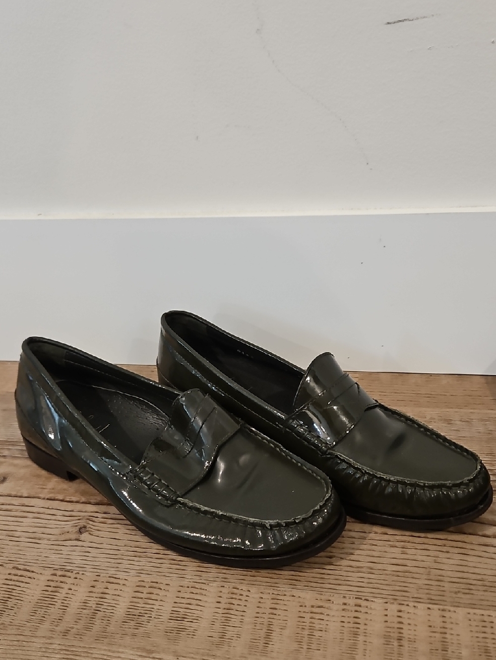 Cole Haan Patent Leather Heeled Shoe in Dark Olive